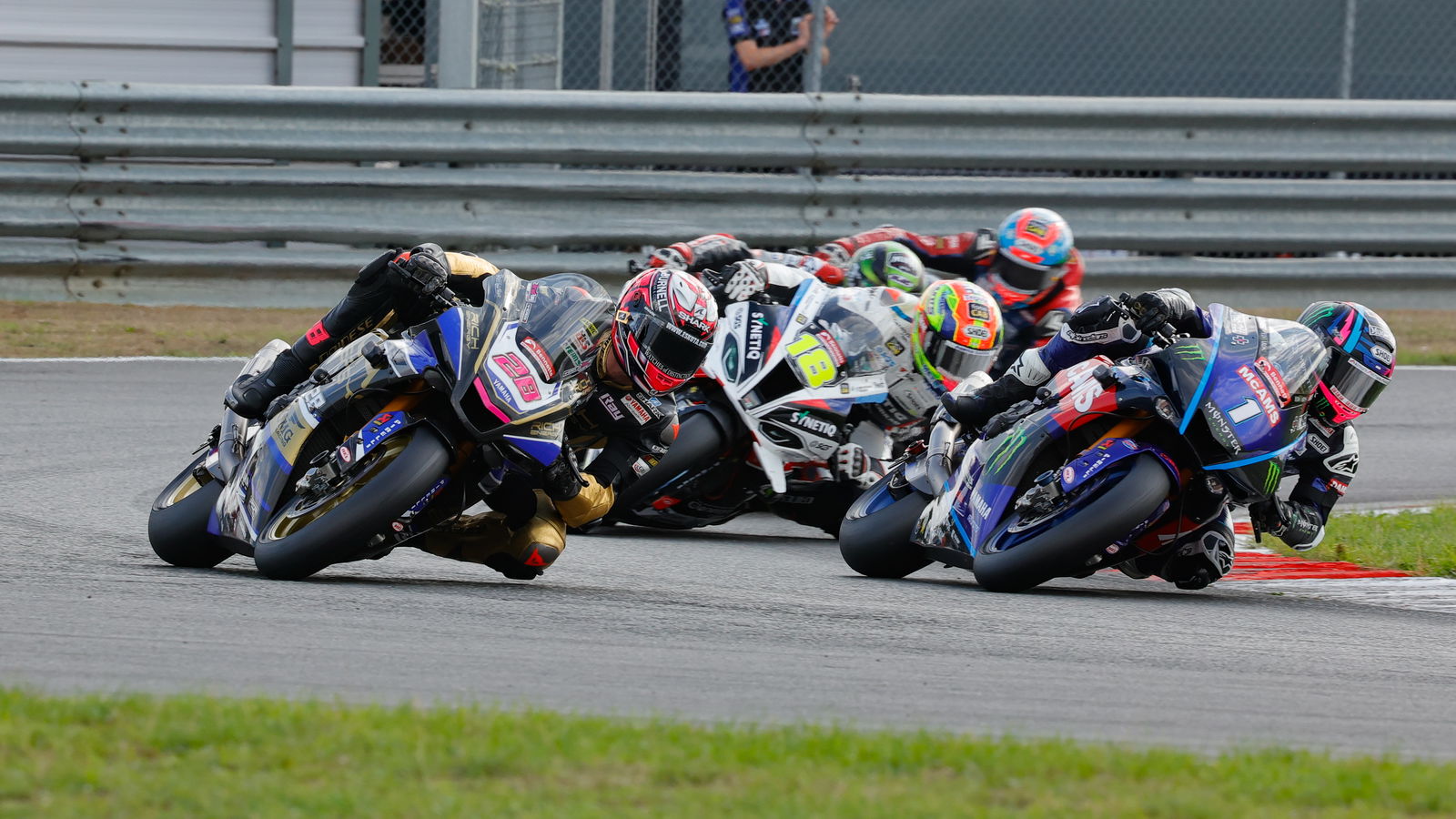 British Superbikes - Snetterton: Sprint race goes Ray’s way
